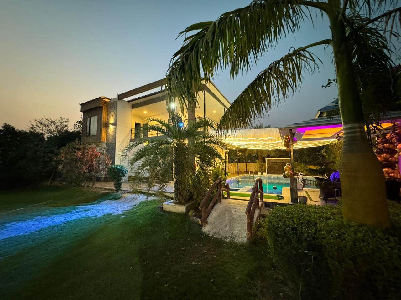 Luxury 4 bhk farmhouse in Greater Noida with pool - FVB 119 - Main Image