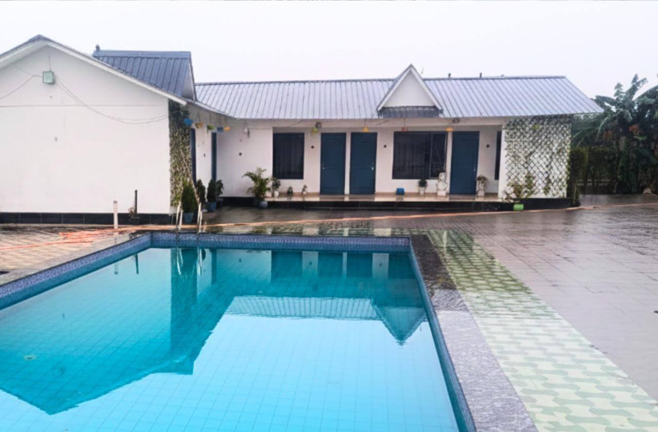 Luxury 10 bhk farmhouse in noida sector 135- FVB 122 - Image 2