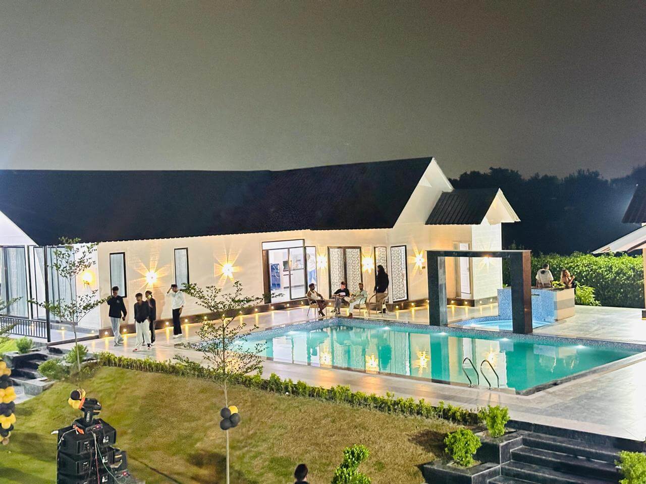 Luxury 6 BHK farmhouse With Pool in Noida Sector 135- FVB 123 - Main Image