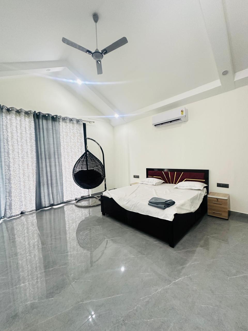 Luxury 6 BHK farmhouse With Pool in Noida Sector 135- FVB 123 - Image 6