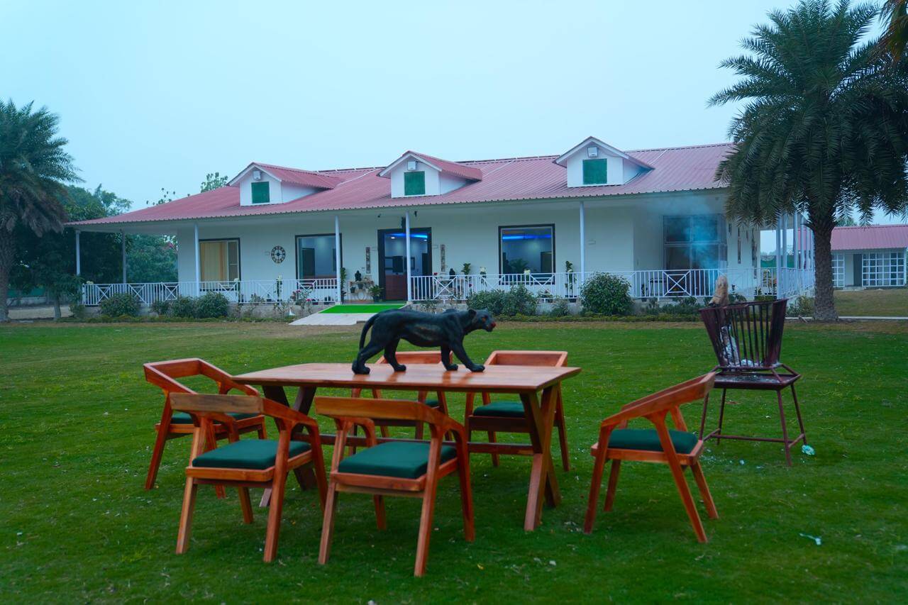 Luxury 6 BHK farmhouse With Private Pool in Noida Sector 135- FVB 124 - Main Image